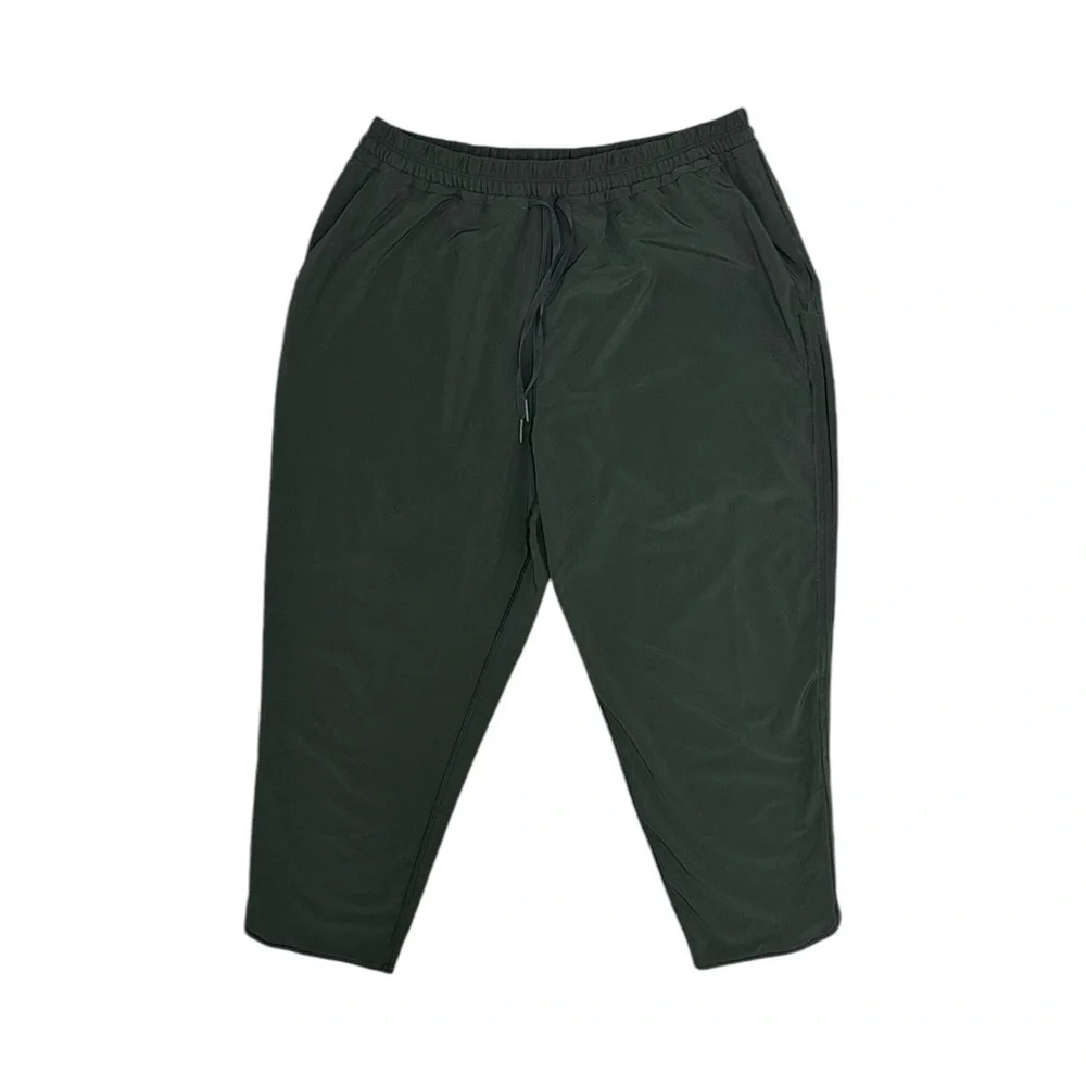 Lululemon Keep It Classic Crop 23” Size 8 in Dark Olive